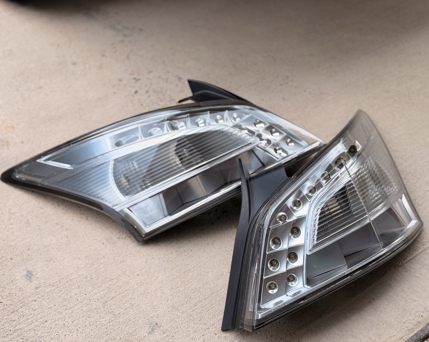 09-14 Nissan Maxima Clear Tail Lights