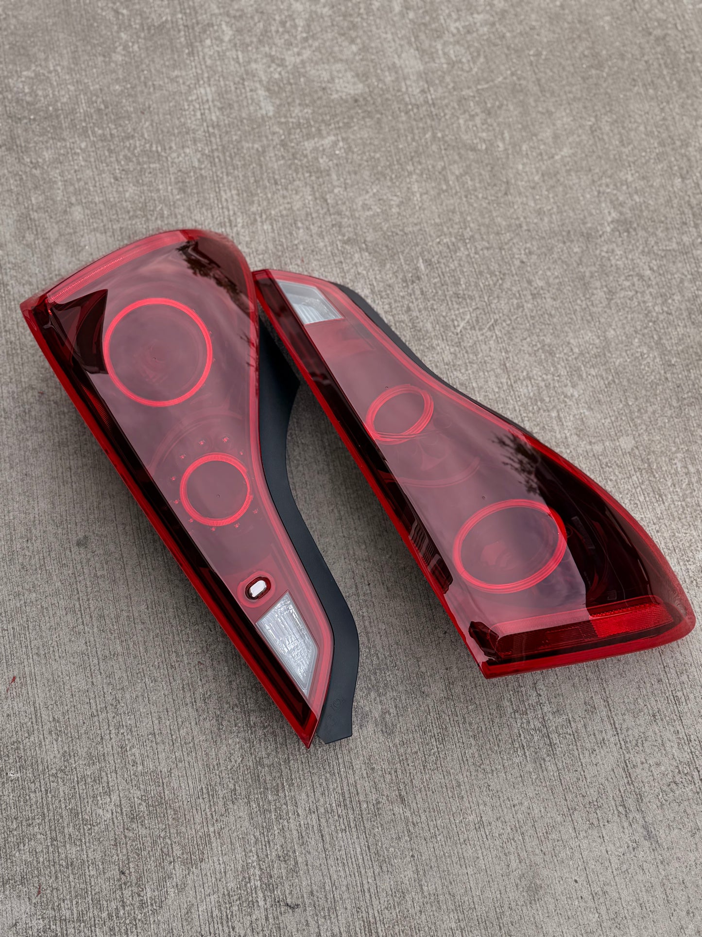 Infiniti G37 Coupe Halo tail light 07-16 G37 CV36 OEM Lights Black Housings