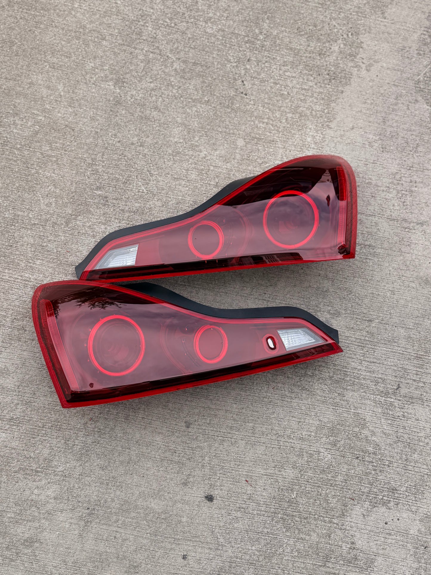 Infiniti G37 Coupe Halo tail light 07-16 G37 CV36 OEM Lights Black Housings