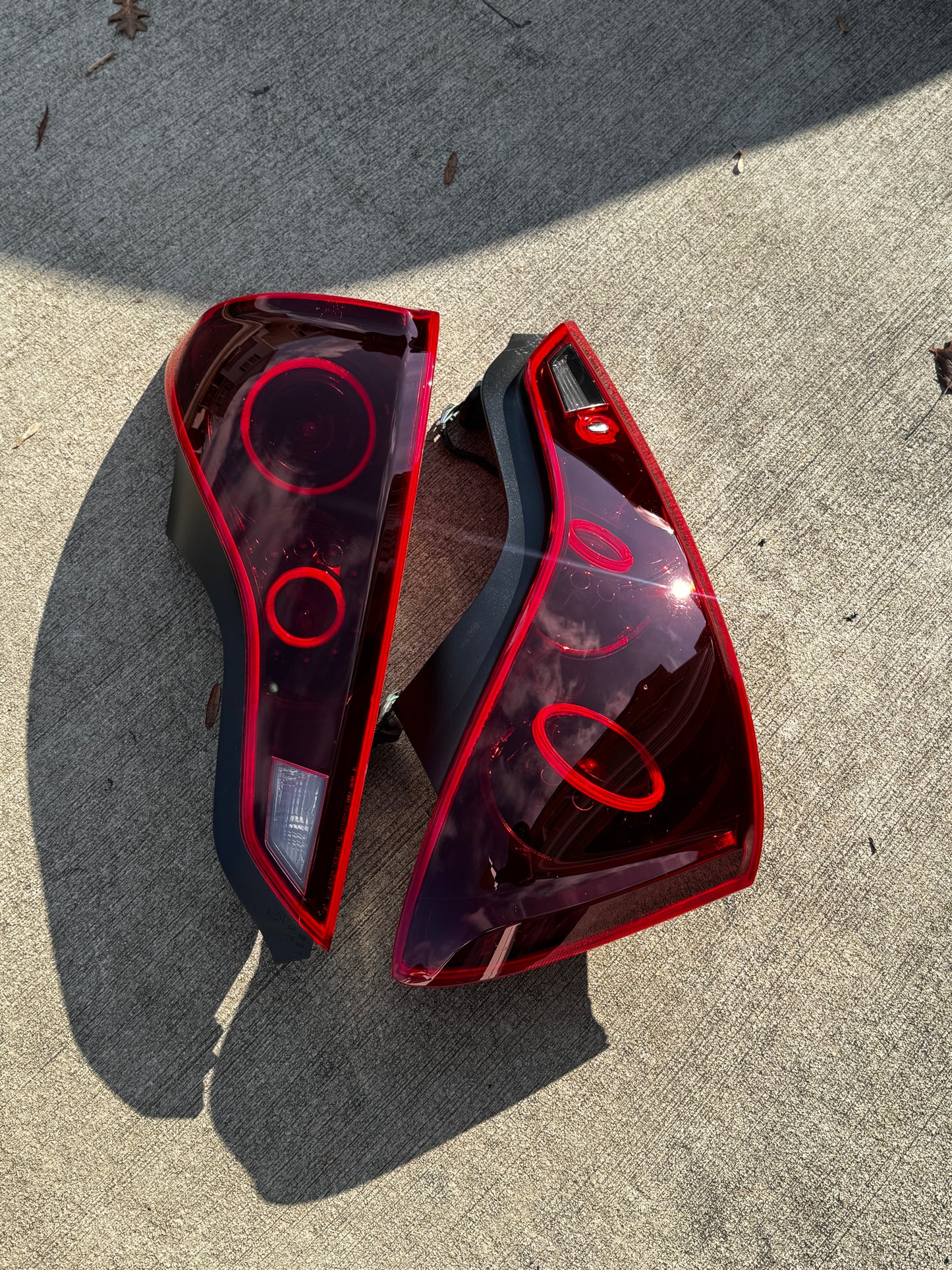 Infiniti G37 Coupe Halo tail light 07-16 G37 CV36 OEM Lights Black Housings