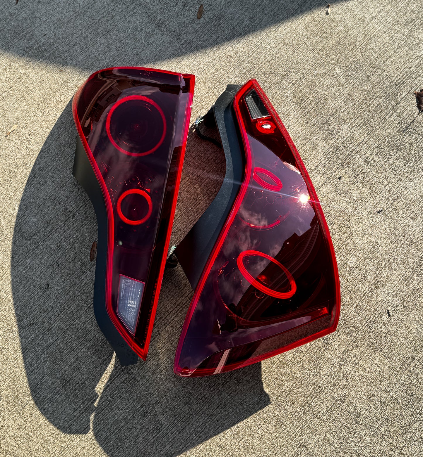 Infiniti G37 Coupe Halo tail light 07-16 G37 CV36 OEM Lights Black Housings