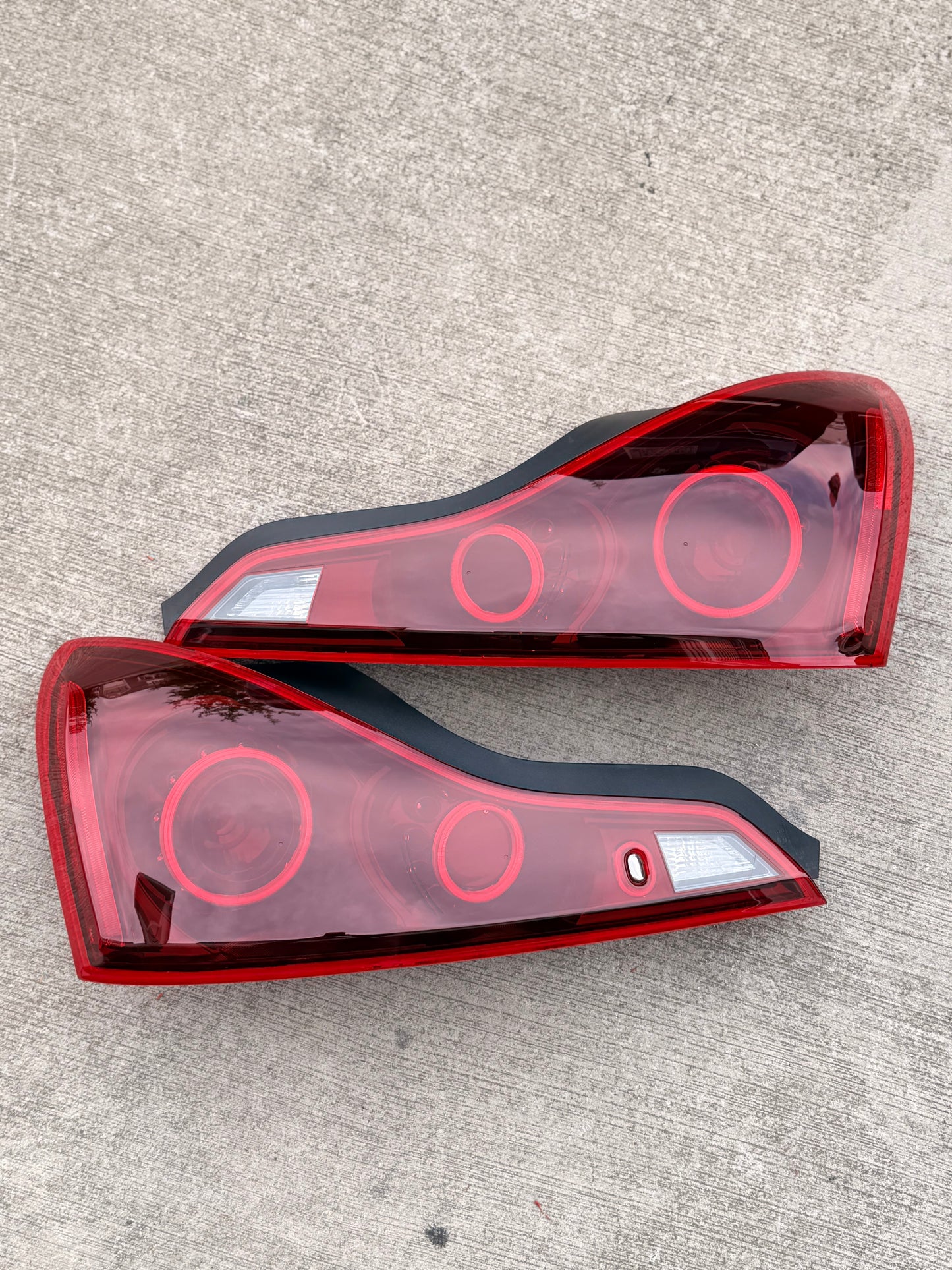 Infiniti G37 Coupe Halo tail light 07-16 G37 CV36 OEM Lights Black Housings